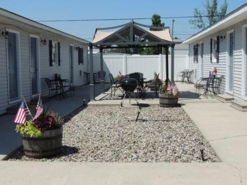 White Caps Motel