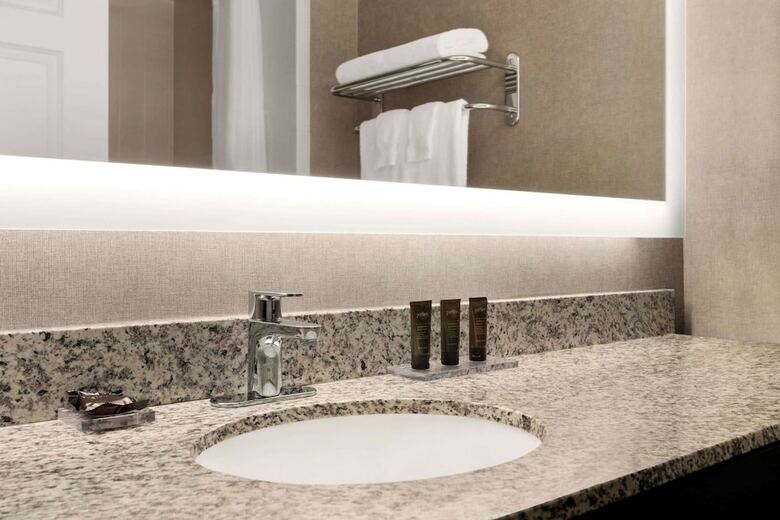 Hotel Wingate By Wyndham Cincinnati Blue Ash