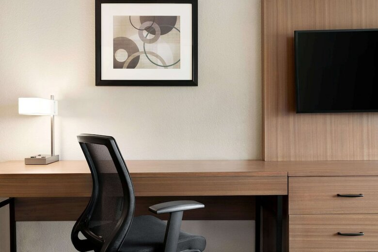 Hotel Wingate By Wyndham Cincinnati Blue Ash