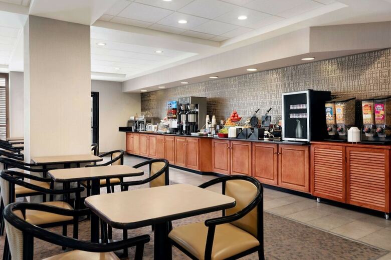 Hotel Wingate By Wyndham Cincinnati Blue Ash