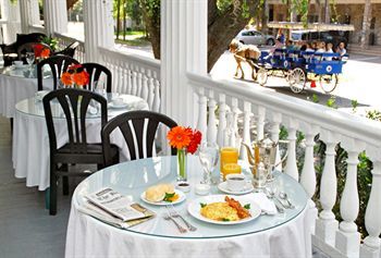 Bed & Breakfast Rhett House