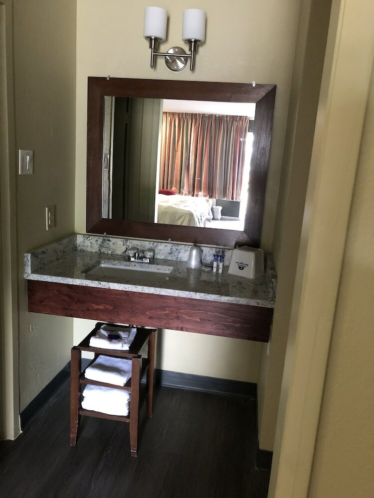 Hotel Americas Best Value Inn - Wilson