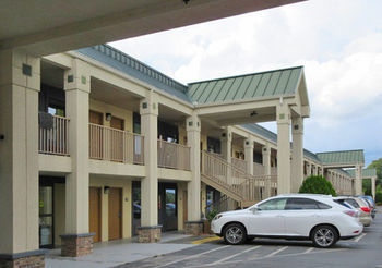 Hotel Ramada Inn Calhoun