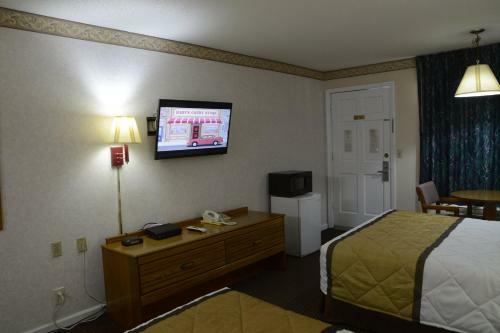 Motel Americas Best Inn - Calhoun