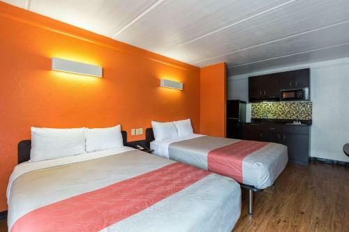 Motel 6 Baytown West - Garth Road