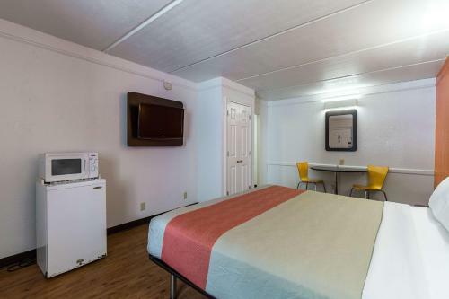 Motel 6 Baytown West - Garth Road