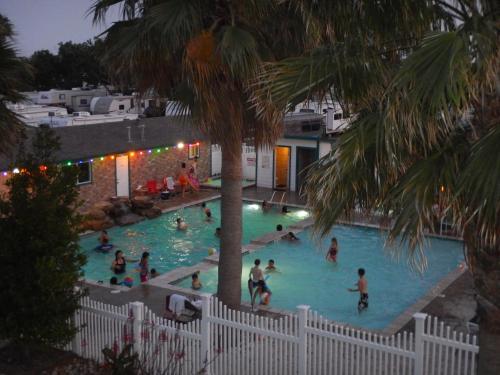 Motel Tropic Island Resort