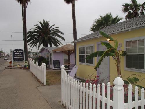 Double Barr Cottages