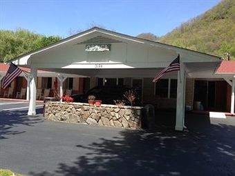 Travelowes Motel - Maggie Valley