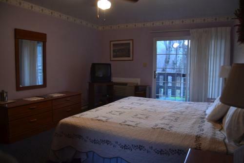 The Chalet Motel & Apartments