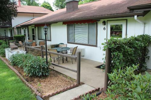 The Chalet Motel & Apartments