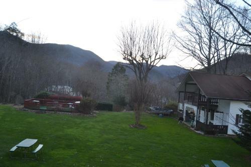 The Chalet Motel & Apartments