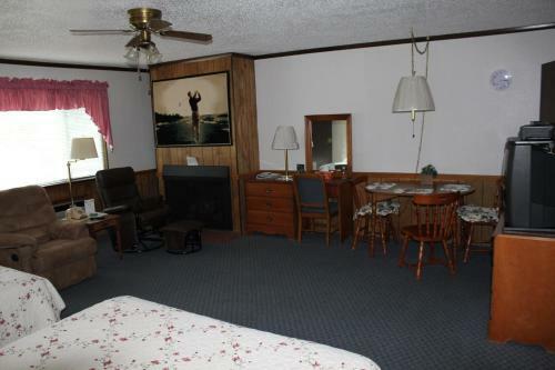 The Chalet Motel & Apartments