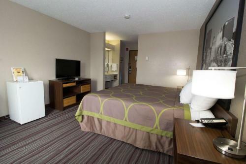 Super 8 Motel O'hare Elk Grove