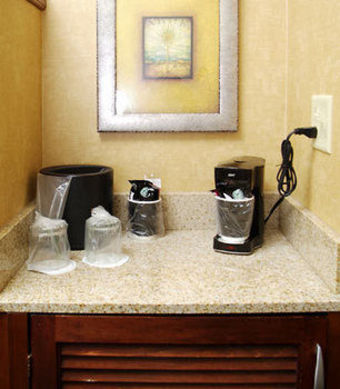 Hotel Courtyard By Marriott Kingston