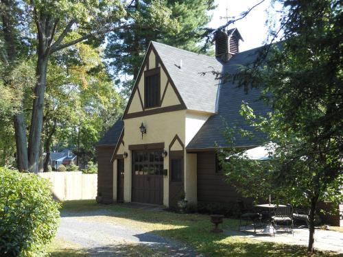The Carriage House Kingston