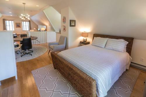 The Carriage House Kingston