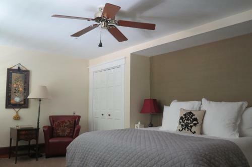 Bed & Breakfast Calderwood Inn