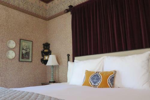 Bed & Breakfast Calderwood Inn