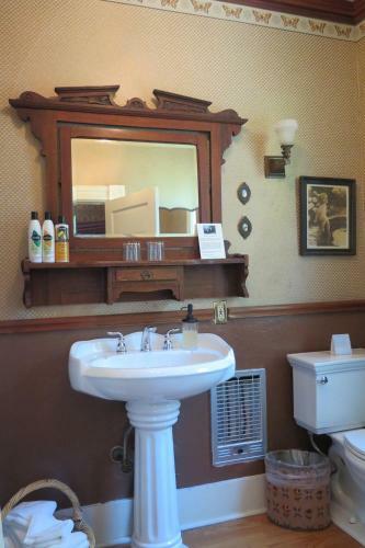 Bed & Breakfast Calderwood Inn