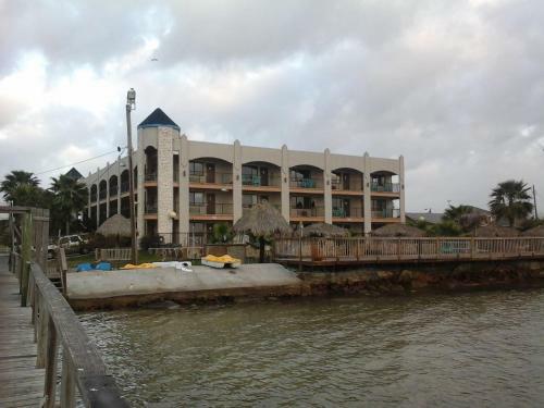 Hunt's Castle Hotel