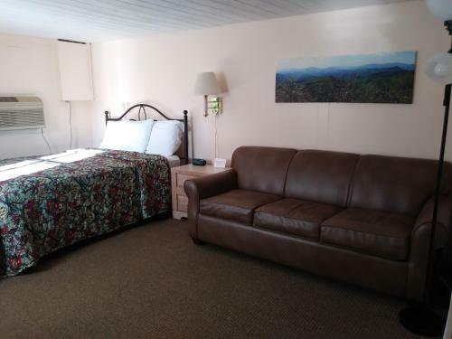 Hotel Riverbend Lodging