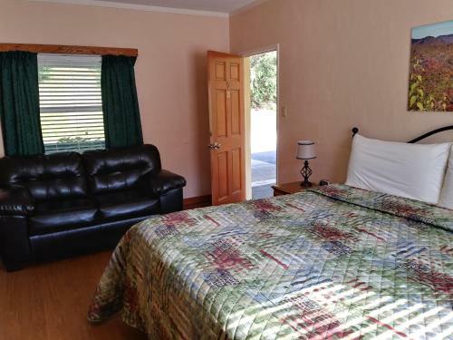 Hotel Riverbend Lodging