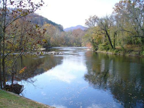 Hotel Riverbend Lodging