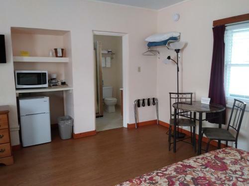 Hotel Riverbend Lodging