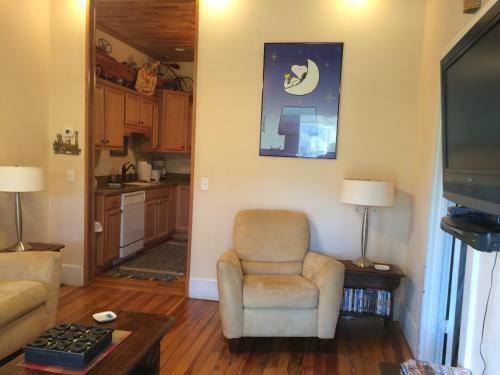Hostal Calhoun House Inn & Suites