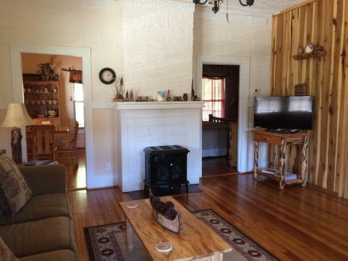 Hostal Calhoun House Inn & Suites