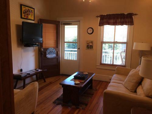 Hostal Calhoun House Inn & Suites