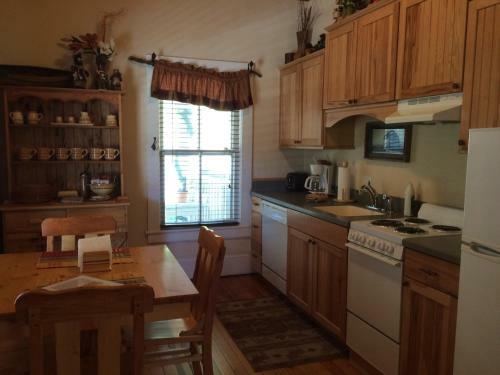 Hostal Calhoun House Inn & Suites