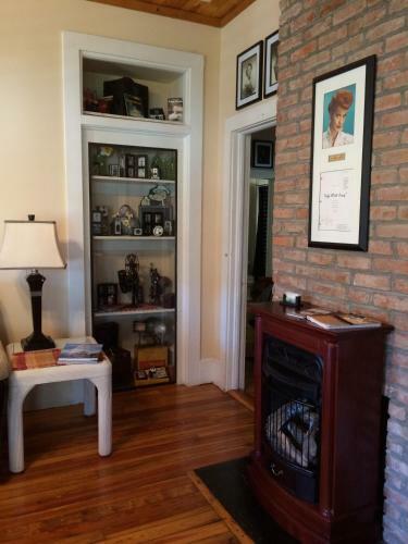 Hostal Calhoun House Inn & Suites