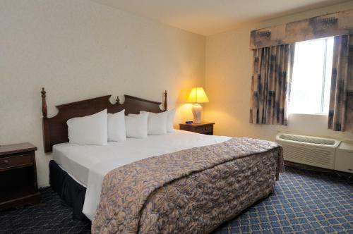 Hotel Regency Inn & Suites West Springfield