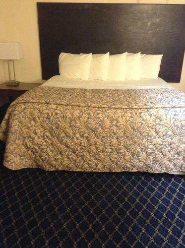 Hotel Regency Inn & Suites West Springfield