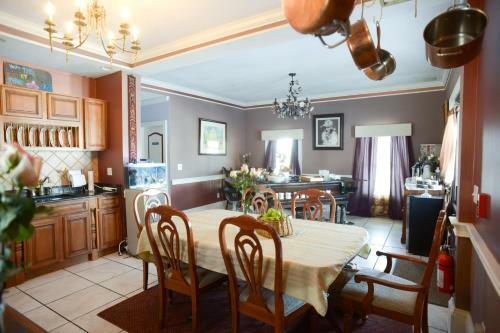 Naomi's Inn Bed & Breakfast