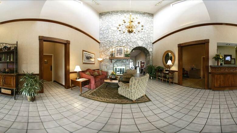 Hotel Quality Suites Convention Center - Hickory