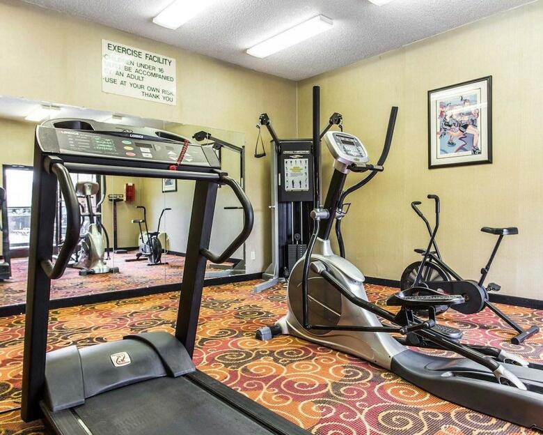 Hotel Quality Suites Convention Center - Hickory