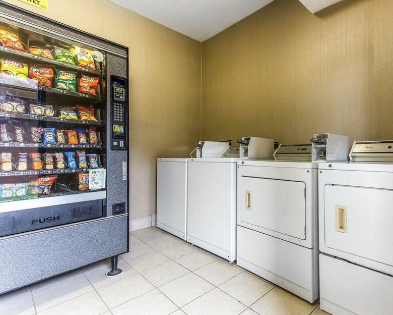 Hotel Quality Suites Convention Center - Hickory