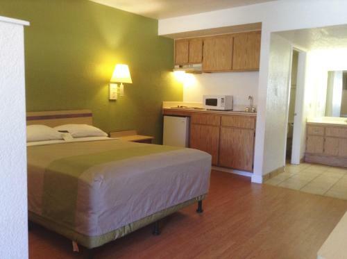 Motel 6 Hemet