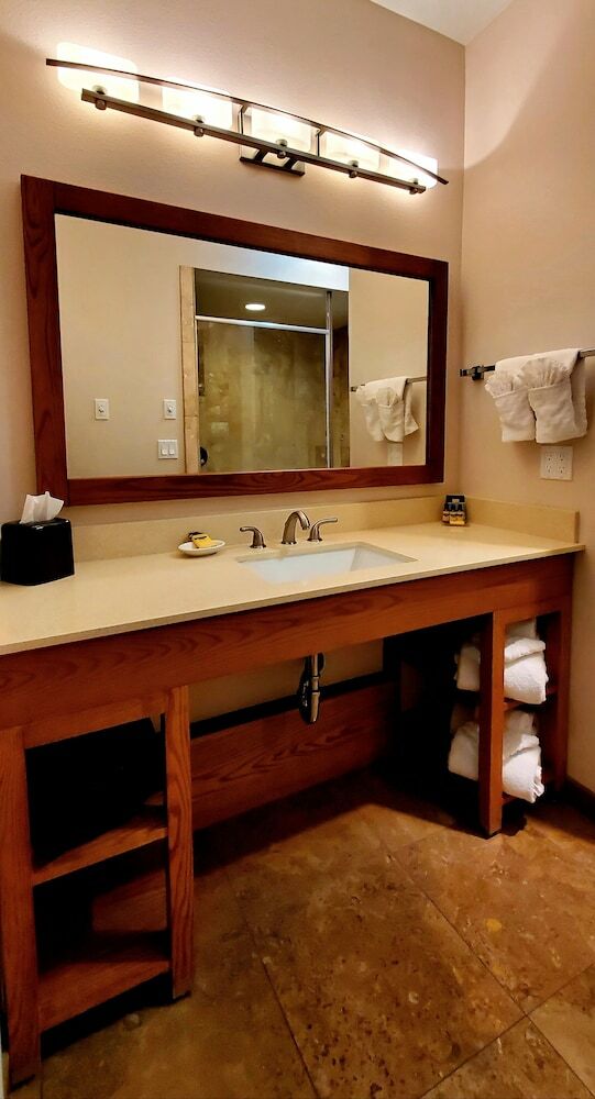Hotel Best Western Plus Northwoods Inn