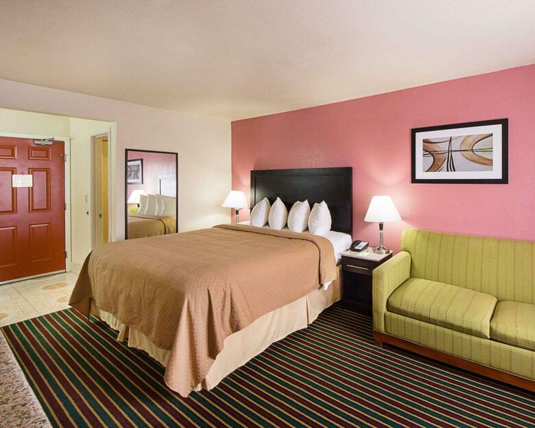 Hotel Quality Inn & Suites