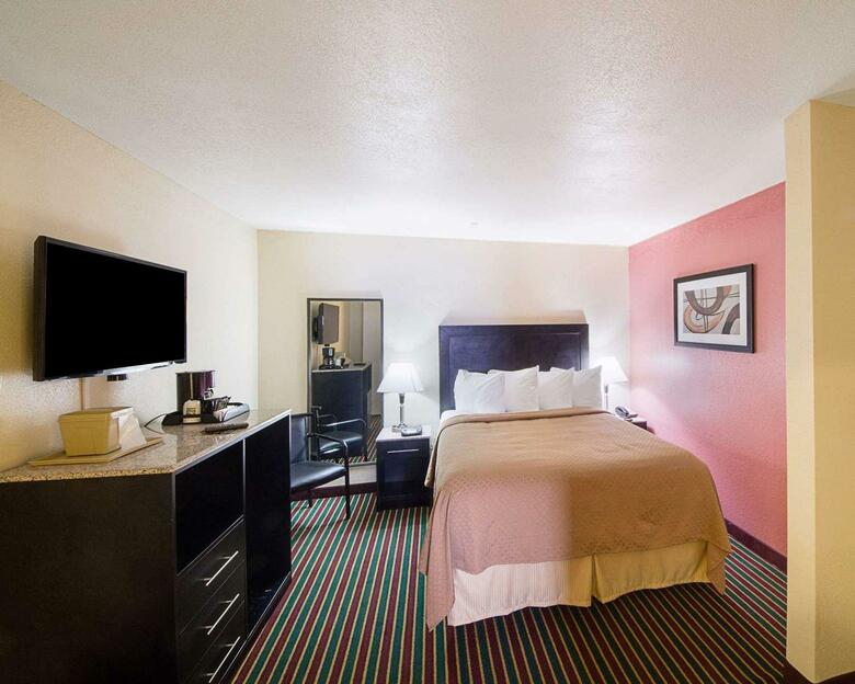 Hotel Quality Inn & Suites