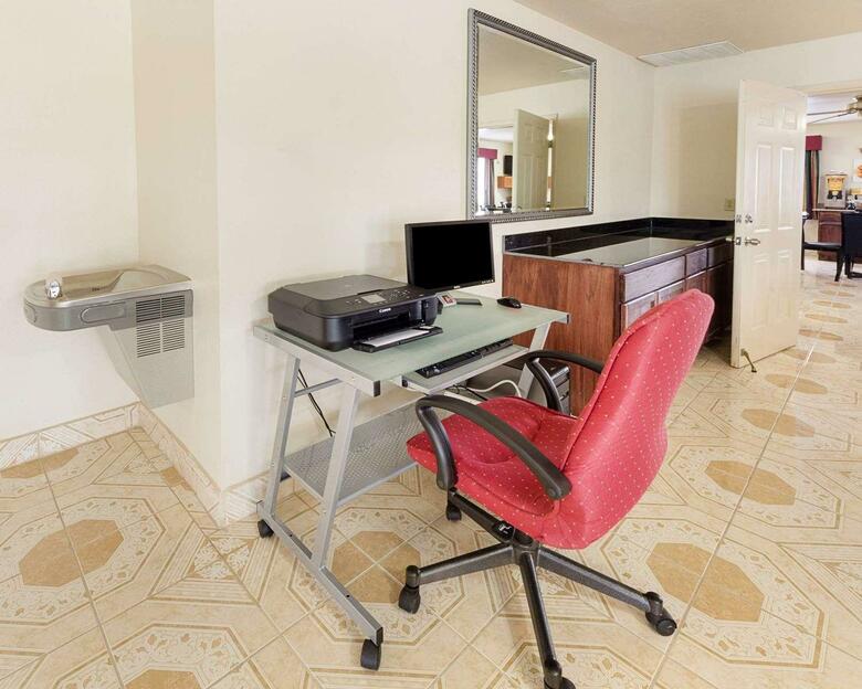 Hotel Quality Inn & Suites