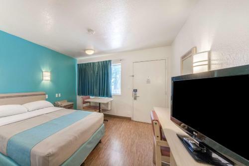 Motel 6 Del Rio