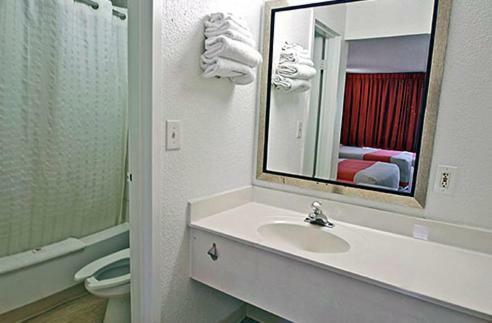 Motel 6 Del Rio