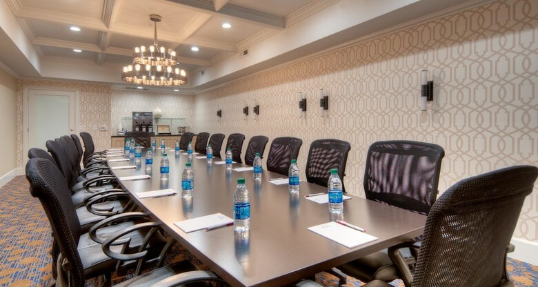 Best Western Plus Palm Court Hotel