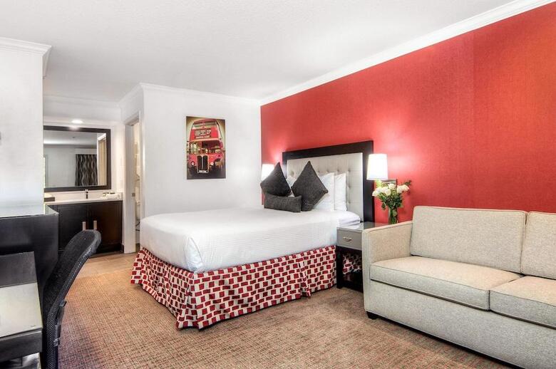 Hotel Aggie Inn
