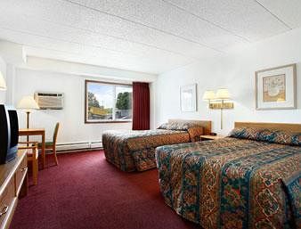 Hotel Super 8 Brooklyn Center